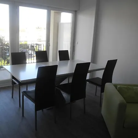 Standing Chartrons Apartment Bordeaux