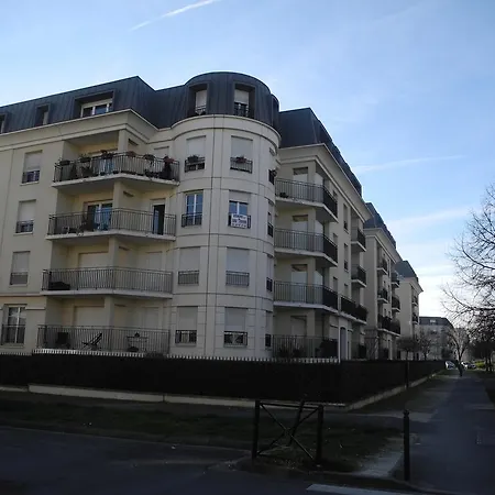 Apt Standing Chartrons